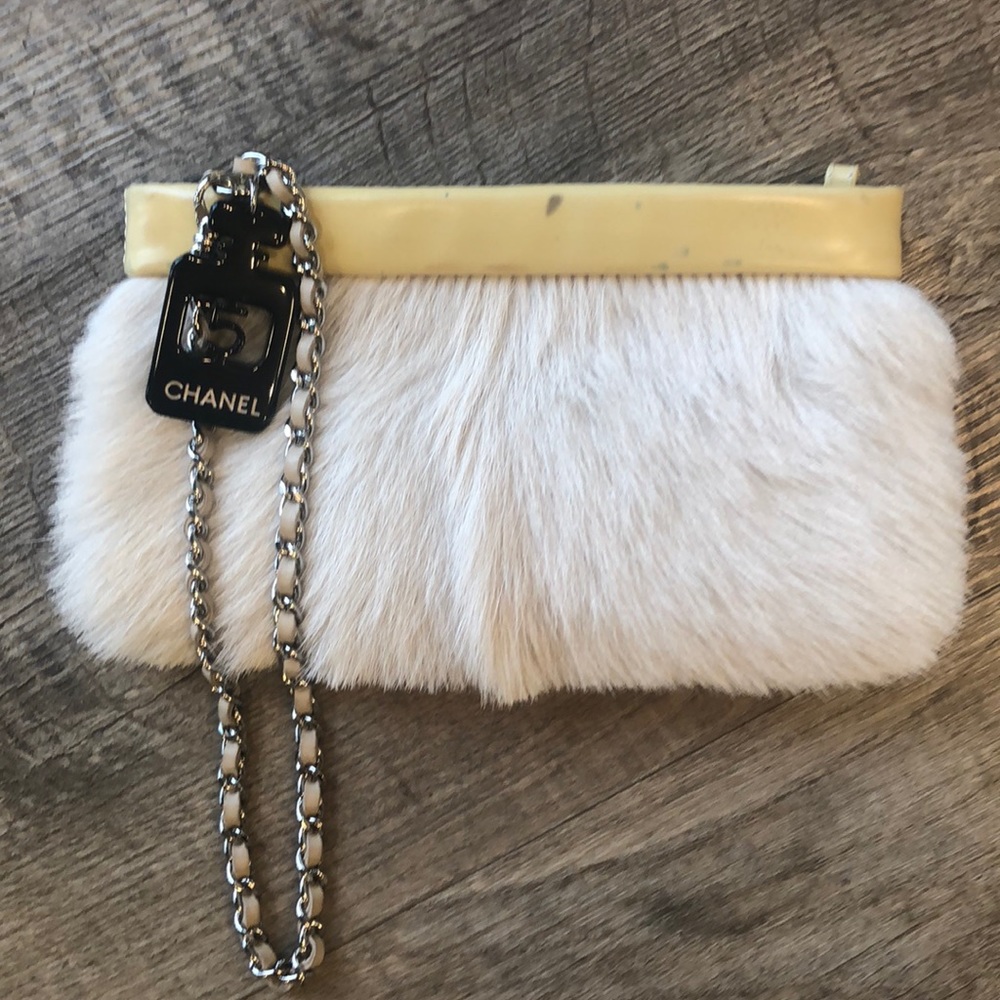 CHANEL clutch